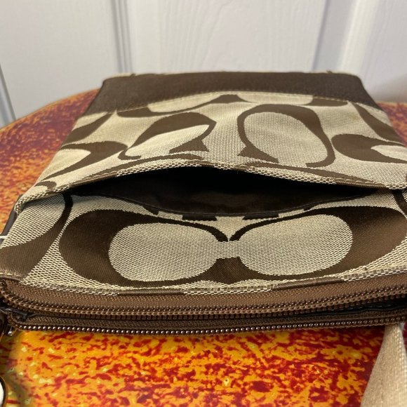 Coach Crossbody Bag - Picture 5 of 6